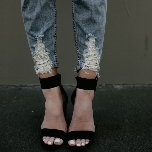 ✨Briella Black Faux Suede Ankle Strap Heel - Picture 4 of 8